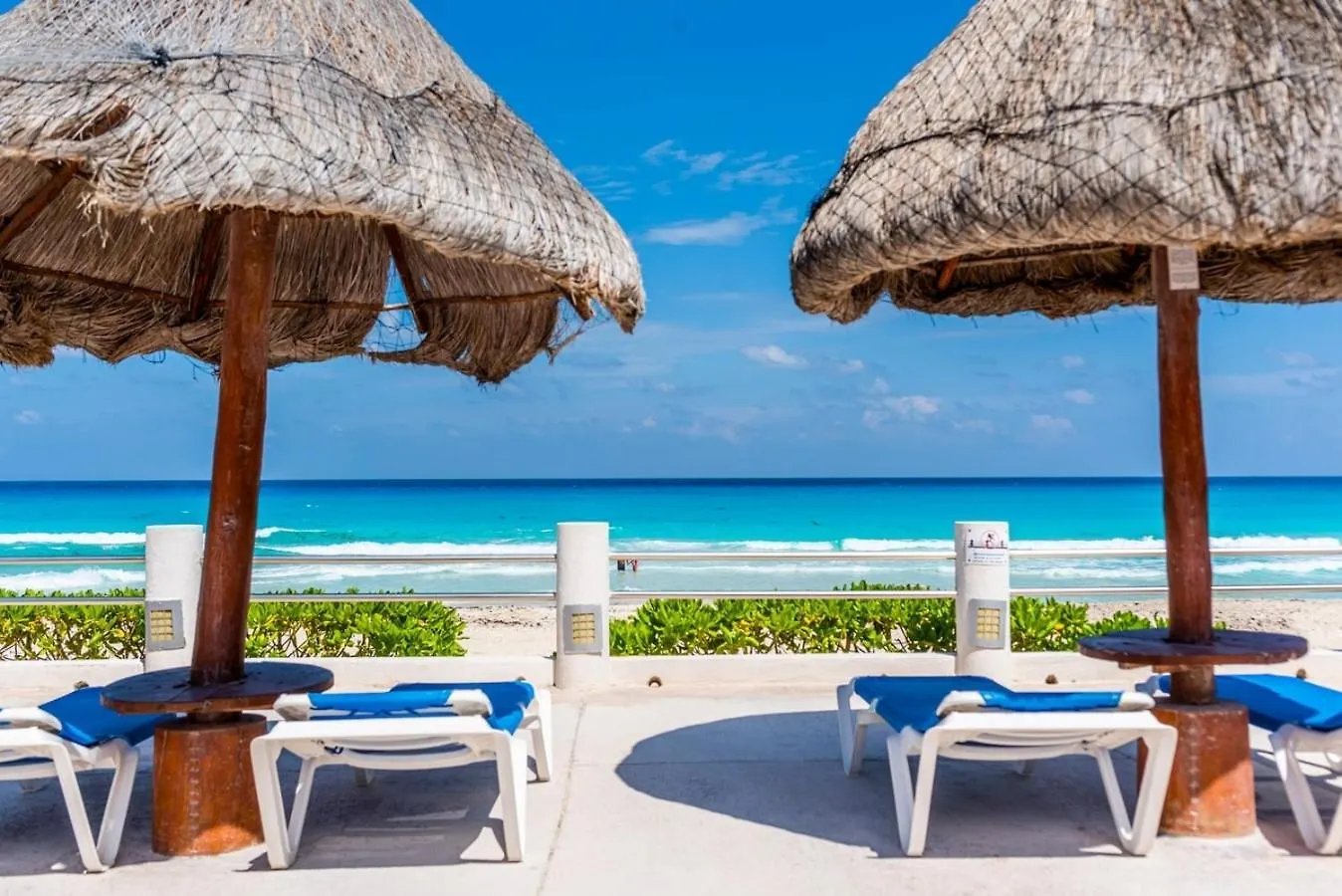 Spacious 2-Story, 4 Bedrooms, Ocean View Balcony Cancun 0*,  Mexico