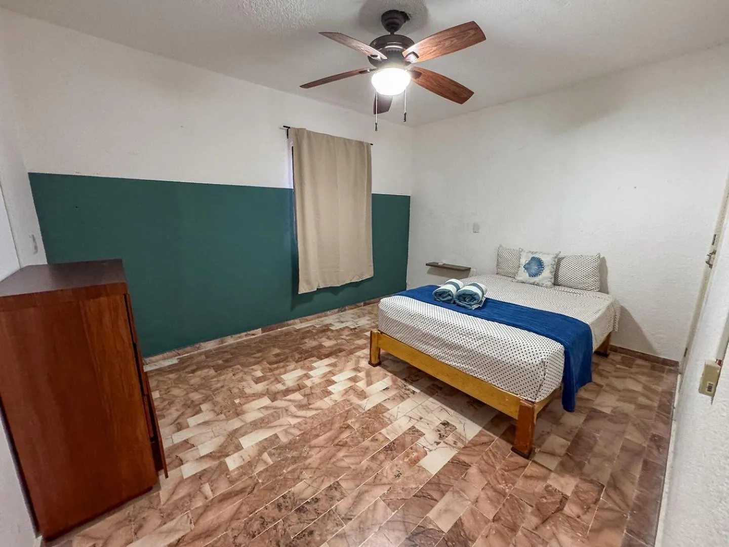 Spacious 2-Story, 4 Bedrooms, Ocean View Balcony Cancun Apartment
