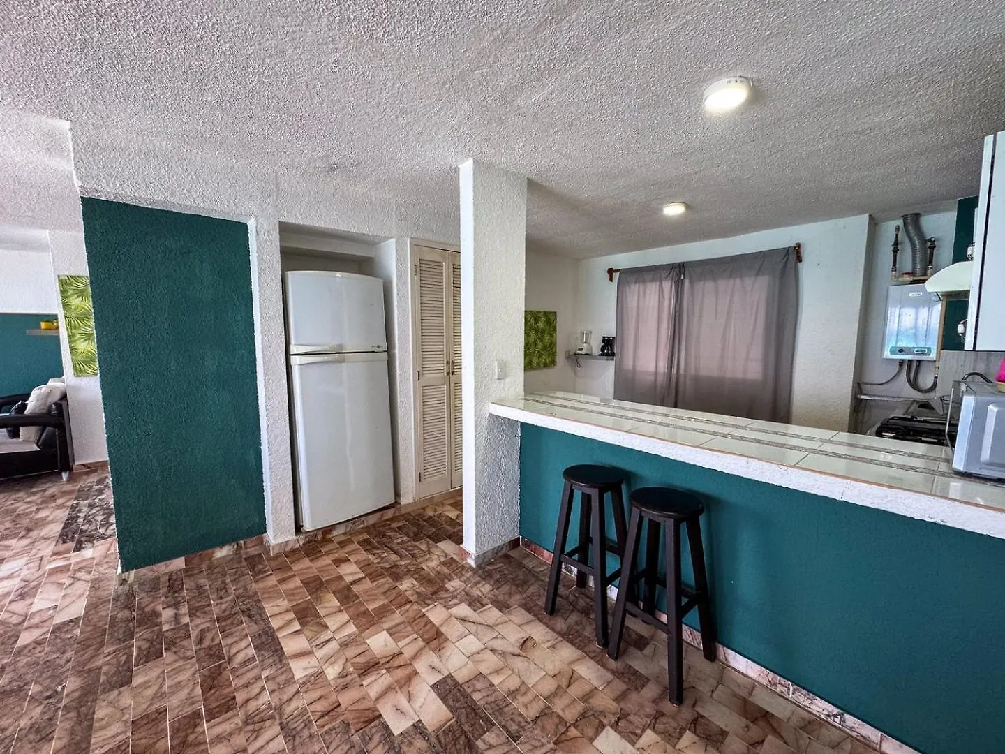 Spacious 2-Story, 4 Bedrooms, Ocean View Balcony Cancun